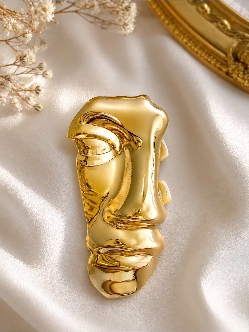 Gold Abstract Face Pin Brooch - Picture 6 of 7